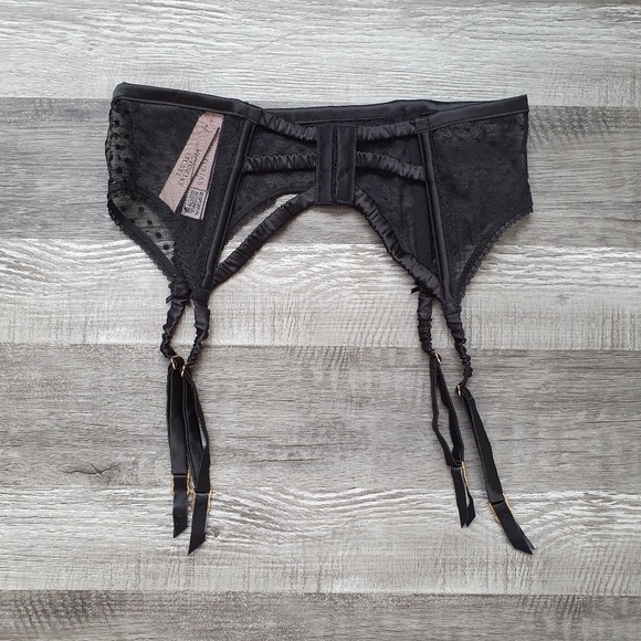 💗 Victoria's Secret, Garterbelt, Pocadot Lace - Picture 3 of 7